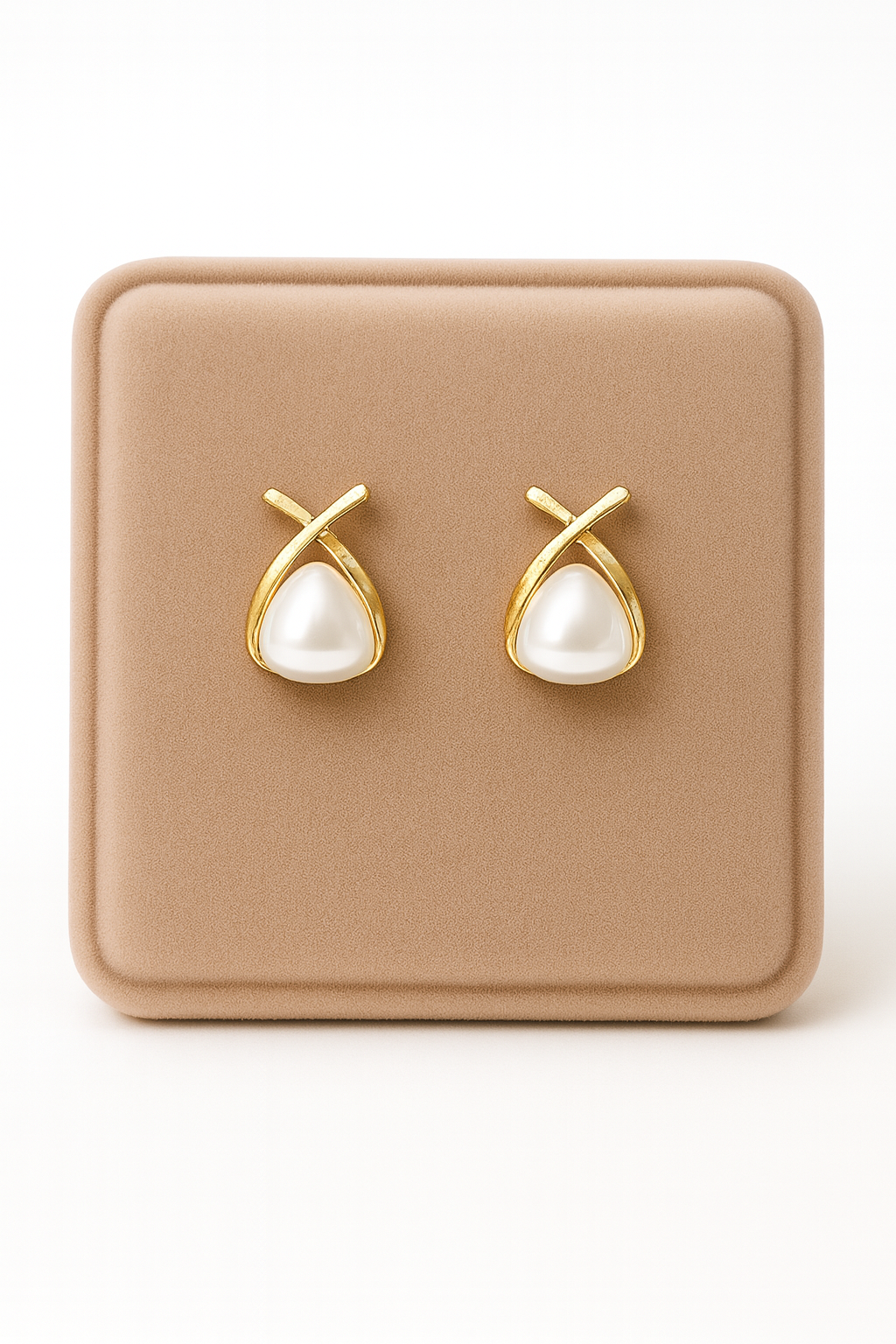 Miyaara Gold Pearl Stud Earrings – Elegant Everyday Classics