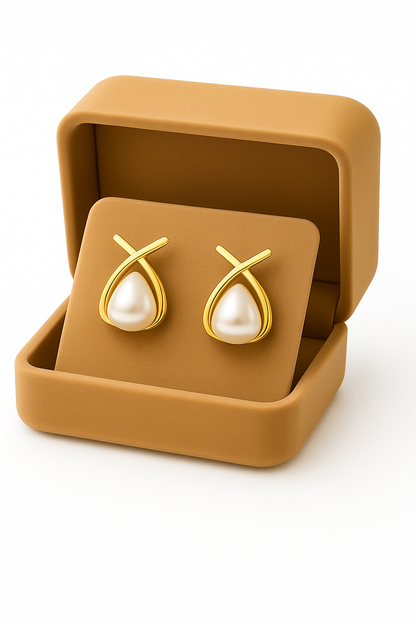 Miyaara Gold Pearl Stud Earrings – Elegant Everyday Classics